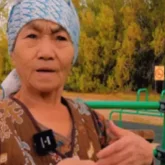 «Өсек айтқанша, дене шынықтыру керек»: 73 жастағы әже турникке тартылып жүр (ВИДЕО)