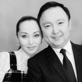 «Әкесінің жеке өмірі талқыланып жатқанын айтты»: Баян Мақсатқызы марқұм Дүйсеновтің ұлының өліміне қатысты үндеу жасады