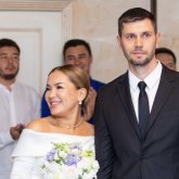 «Танысып қойыңыздар!»: Мақпал Исабекова алғаш рет күйеуін көрсетті