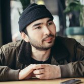 «Концерттің ортасында құлап қалдым»: Әнші Ғалымжан Молданазар денсаулығы сыр бергенін айтты (ВИДЕО)