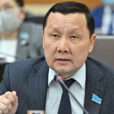 «Миллионға жетпейді»: Депутат Абзал Құспан жалақысына көңілі толмайтынын айтты