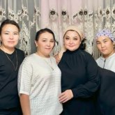 «Аллаға шүкір, татумыз»: Роза Әлқожаның абысындарымен қарым-қатынасы көпшілікті сүйсінтті