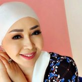 «Бала-шағасымен шұбырып жүр»: Айнұр Тұрсынбаева кедей болуды әйелдердің өзі таңдайтынын айтты