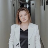 «Сығандардан таяқ жеген жоқ»: Шәмші Қалдаяқовтың келіні театр директорларын сотқа бермек