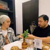 «Орынсыз қызғана берме!»: Ғаділбек Жанай әйелін жылатып қойды (ВИДЕО)