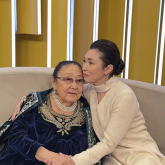 «Көзге жас алдық, жүрек тебірентер сәттерге толы болды»: Толқын Забирова Бибігүл Төлегеноваға әсерлі жазба арнады