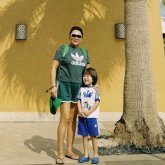 «Аяқ деген оқтаудай»: Жанар Айжанова Дубайда шорты киіп, жиенімен демалып жүр (ФОТО, ВИДЕО)