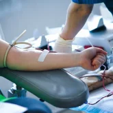 Ақтаулықтар мен астаналықтар әуе апатынан зардап шеккендер үшін қан тапсырып жатыр