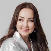 «Алтын көрсе періште жолдан таяды»: Жазира Байырбекованың жазбасы көпшілікті ойландырып қойды