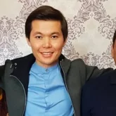 «Әлі сене алар емеспін»: Ернар Айдар әкесі туралы жантебірентер жазба жариялады