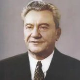 «Бұлттан биік болсам да, халқымнан аласамын»: Бүгін Дінмұхамед Қонаевтың туған күні