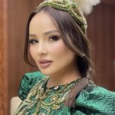 «Әкем қатты еді, мылтық алып шықты»: Жазира Байырбекова өткен өмірін есіне алды