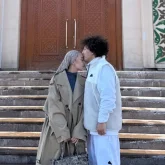 «Ерлі-зайыптымыз»: Жанар Айжанованың қызы мешітте неке қидырды (ВИДЕО)