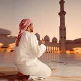 «Тірі болсам, арабқа қызмет етпей қоймаймын»: Журналистің сарказмға толы жазбасы елді ойландып қойды