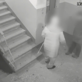 Павлодарда ер адам лифтіде зейнеткерді тонап кеткен (ВИДЕО)