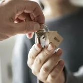 Шымкентте алаяқтар жоқ пәтерлерді жалға беріп, 1 млн теңгені қалталарына басқан