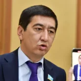 «Сотталған шенеунік ет асып жеп отыр»: Ринат Зайытов түрмедегі сорақылықты сөз етті