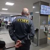 Оқушыны аяусыз ұрған мектеп күзетшісі жұмыстан шеттетілді