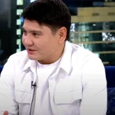 «Жас күнімізде жүрмеген жеріміз жоқ»: Бейбіт Қорған «некесіз баласына» қатысты ойын бөлісті