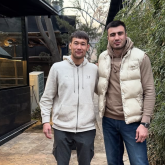 «Екі елдің батырлары»: Шавкат Рахмонов Өзбекстанның екі дүркін Олимпиада чемпионымен кездесті (ВИДЕО)