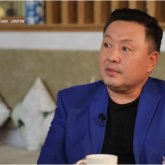 «Шошып кеттім»: Рахман Омар Назарбаев әулетінде өткен тойды қалай жүргізгенін айтып берді