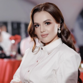 «Жүрмейтін жері жоқ, іздейтін байы жоқ па»: Танымал тележүргізуші оқырманының сұрағы ауыр тигенін айтты