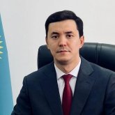 Ақтөбеде аудан әкімі халықтың сынына қарамастан қымбат көлік сатып алды