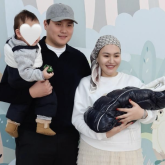 «Сумкаммен бірге алып кетті»: Дина Төреәлі бала күтушілері үйінен ақша ұрлап кеткенін айтты