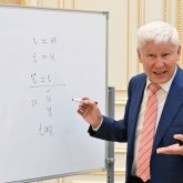 «Ақша ұшты-күйлі жоқ»: Асқар Жұмаділдаев ғылымға бөлінетін қаражатты қалтасына басқандарды сынады (ВИДЕО)