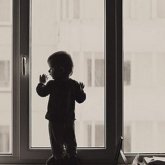 Астанада сәби 15-қабаттан құлап, көз жұмды