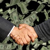 Астанада сот орындаушысы алиментті баланың анасына емес, өз туысына аударып келген