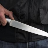 «Тіл тарпай кетті»: Алматыда бұрынғы полиция қызметкері әйелін пышақтап өлтірді