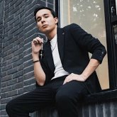 «Сен ән айтпай-ақ қоясың-ау»: Мирас Жүгінісовті сахнадағы аға буын әріптестері сынады (ВИДЕО)