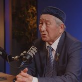 «Назарбаев екеуінің көзқарасы сәйкес келген жоқ»: Ғалым Өзбекәлі Жәнібектің не үшін шетте қалғанын айтты (ВИДЕО)