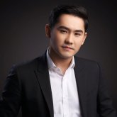 «Әкесінен аумай қалыпты»: Әнші Қуандық Рахым қызын көрсетіп, көпті тәнті етті (ФОТО)