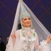 «Менің Қыз Жібегім осындай болуы керек»: Нұржамал Үсенбаева кімнен бата алғанын айтты (ВИДЕО)