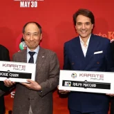 Атақты актер Джеки Чан каратэден қара белбеу иегері атанды