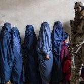 Тәліптер 40 жасқа толмаған әйелдерге халықаралық сауда орталығына баруға тыйым салды