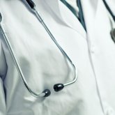 «Хирургті бас сүйегінен жаралады»: Қостанайда науқас дәрігерді жансақтау бөліміне түсірді