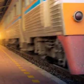 Жаңа туған сәбиін пойыздан лақтырған әйел мәжбүрлі емдеуге жіберілді