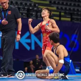 Әлем чемпионы атанған қазақ балуанына бір үйір жылқы сыйға берілді