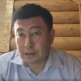 «6 жасар қызыма азғындық жасады»: Ақтөбелік құқық қорғаушы бұрынғы қайын атасын айыптады (ВИДЕО)