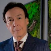 «Кішкентай қыздан 1,5 млн сұраған»: Актер Жан Байжанбаевқа қатысты шу шықты