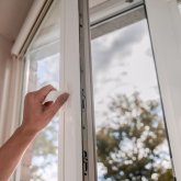 Степногорсктағы қайғылы жағдай: Жас ана мен сәбиі терезеден құлап қаза тапты