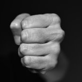 Түркістанда фельдшерді ұрып-соққан ер адам қамауға алынды