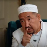 «Атеистерге тіл тигізбеңіздер!»: Нұрлан имам оқырмандарына ескерту жасады (ВИДЕО)