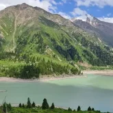 Үлкен Алматы көлінде әлемдегі ең ұзын аспалы көпір салынбақ: бұл бюджетті талан-таражға салу ма әлде қажеттілік пе?