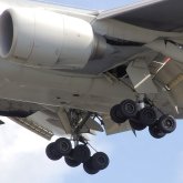 13 жасар бала ұшақтың шасси қуысына тығылып ұшқан