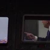Трамптың тікұшақта әйелімен сөзге келген сәтінің видеосы тарады
