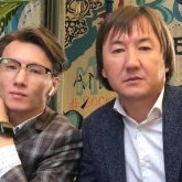 «Бізді «қораға» тыққысы келеді»: Нұрлан Еспановтың ұлы қарызға белшесінен батқан (ВИДЕО)